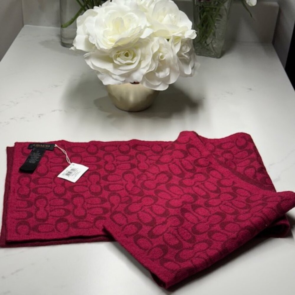 NWT Coach Wool Signature C Scarf Red - Picture 3 of 6
